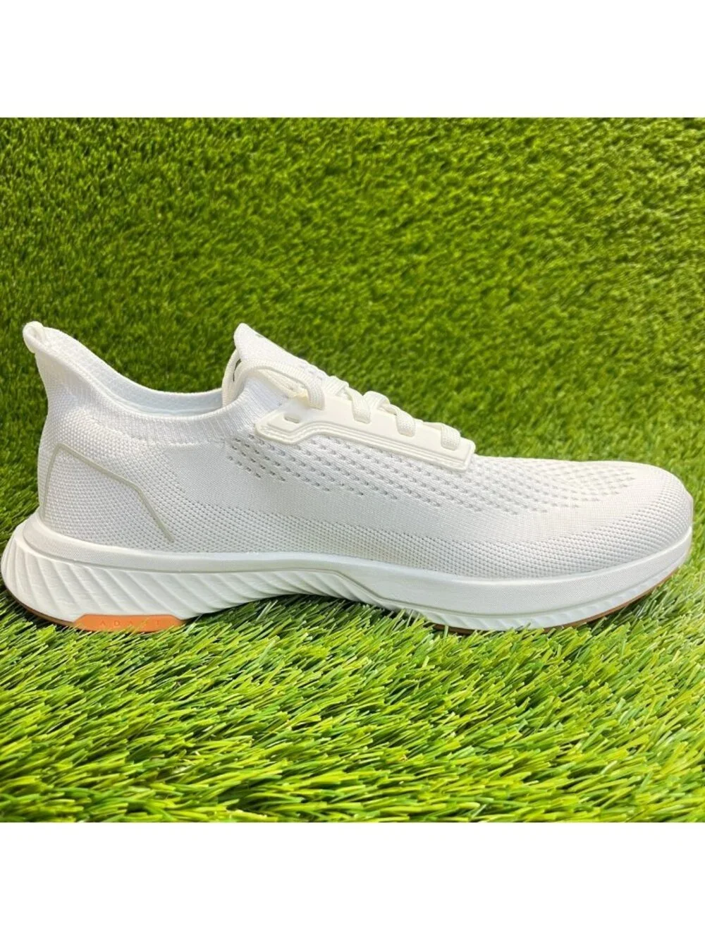 Flux Adapt Runner White Gum Mens Size 8.5 Womens Size 10 Running Athletic Shoes